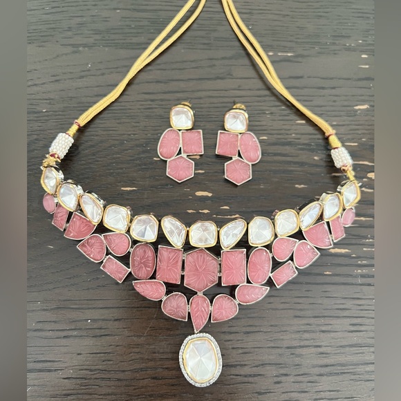 Kundan and semi precious stone necklace set - Picture 1 of 7